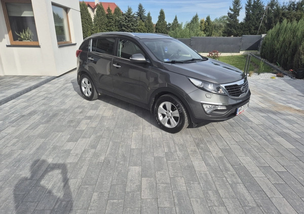 Kia Sportage cena 41900 przebieg: 171000, rok produkcji 2012 z Radom małe 172